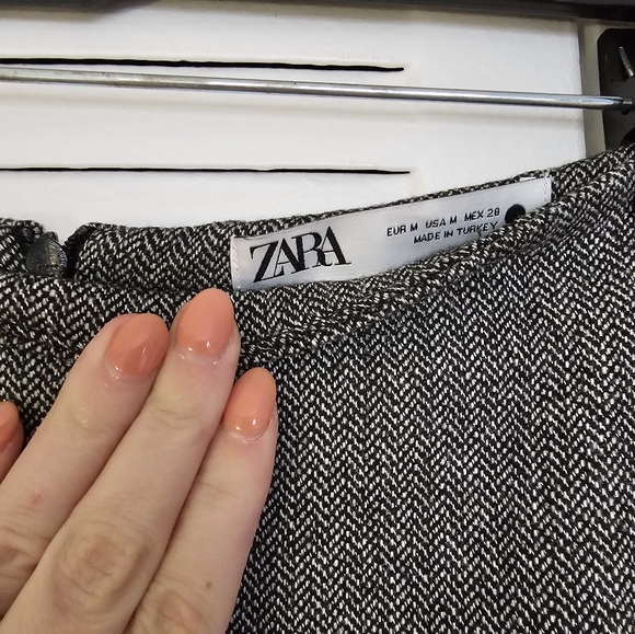 Zara, Gray Pencil Skirt, Size M - Picture 3 of 3